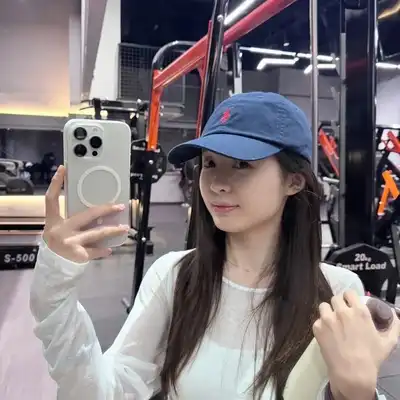 潘静